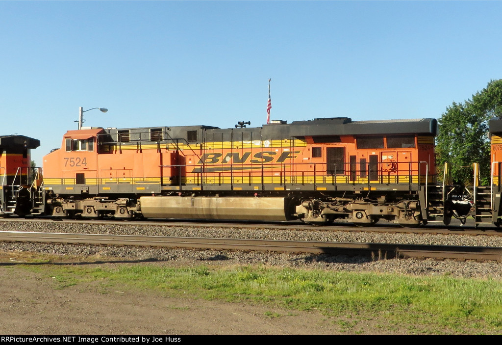 BNSF 7524